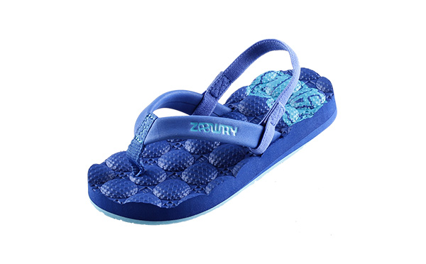 {振揚實業是拖鞋廠家、拖鞋加工(gōng)廠、拖鞋代工(gōng)廠、高端拖鞋定制、人字拖加工(gōng)廠、定制拖鞋工(gōng)廠、品牌拖鞋代工(gōng)廠、涼鞋代工(gōng)廠、沙灘拖鞋廠家、涼鞋廠家,提供經典款高功能(néng)拖鞋,美型拖鞋,耐磨防滑拖鞋。}